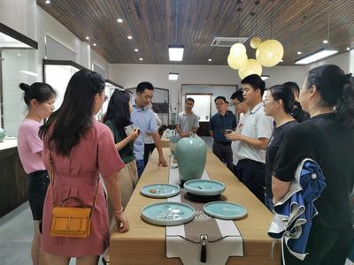 以青瓷藝術(shù)帶動文化產(chǎn)業(yè) 為美麗集鎮(zhèn)注入新的生機